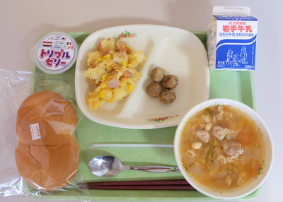 ワールドカップ応援給食「勝利まちがいなし」