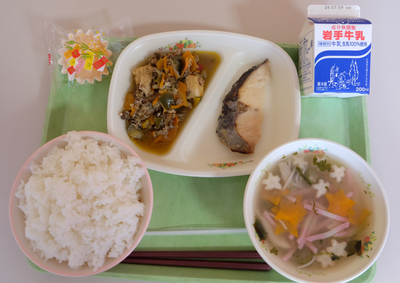 この日午前授業＆七夕給食でした