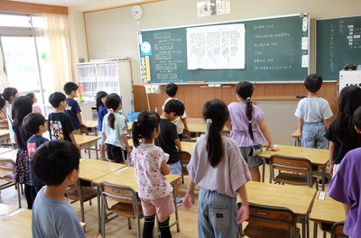 暑さ対策で体育館ではなく教室で