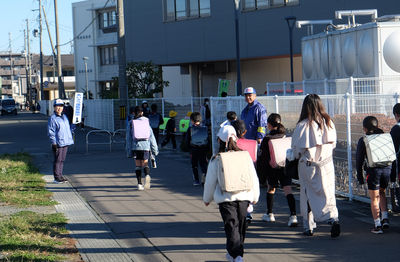 少年警察ボランティアのあいさつ運動